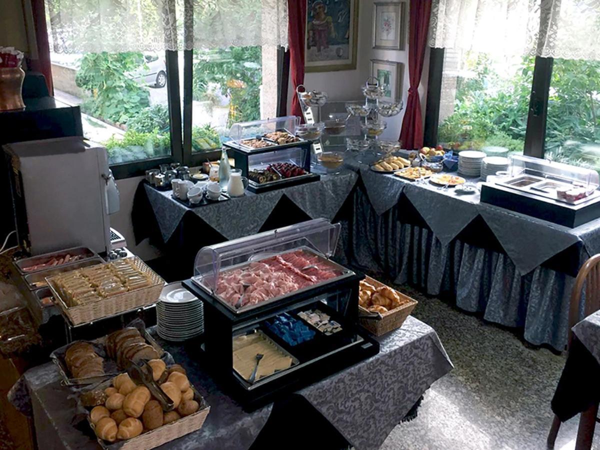 Hotel Ondina Τζεσόλο Λίντο Εξωτερικό φωτογραφία